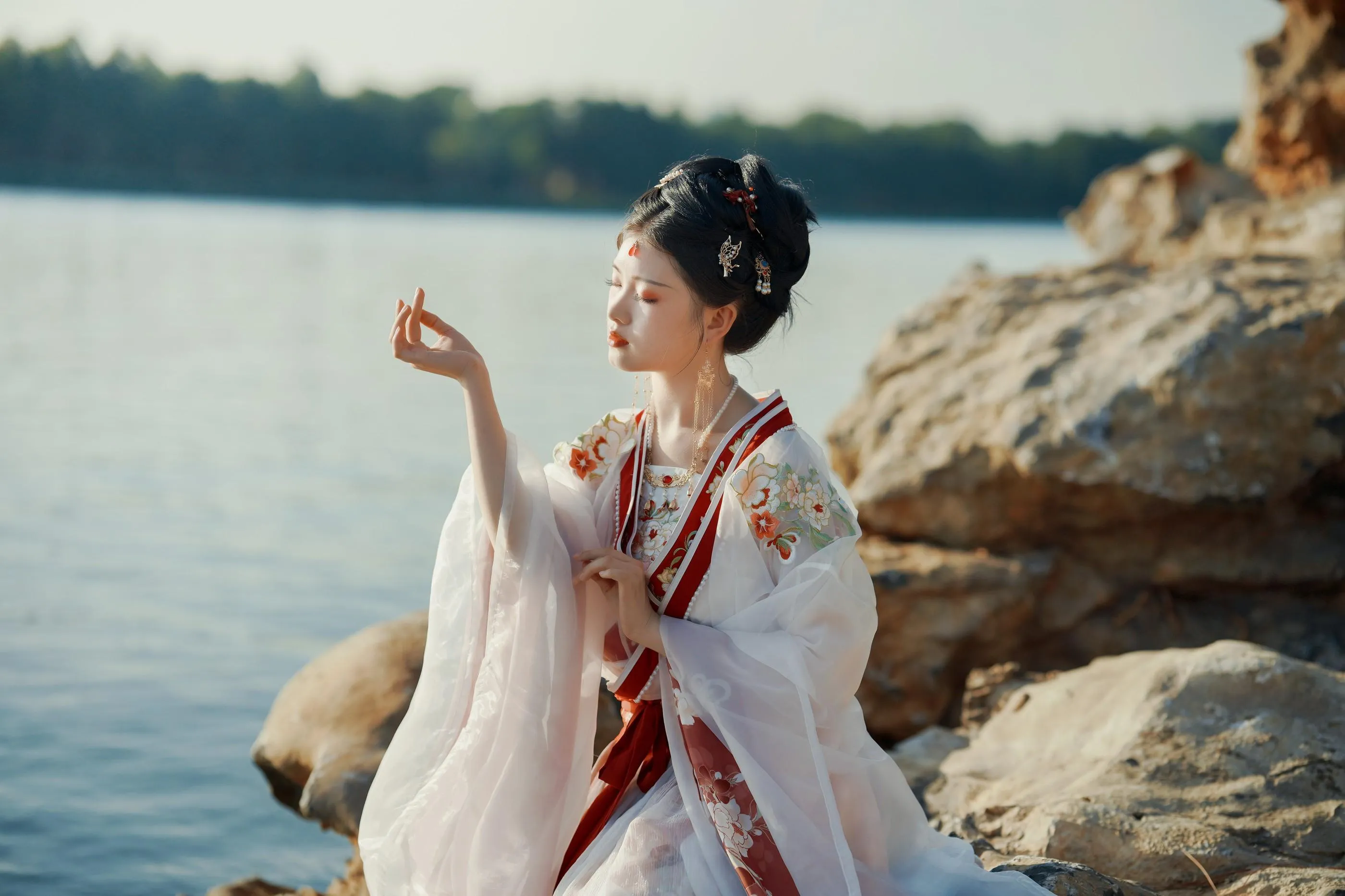 [YITUYU艺图语]2022.08.14 总有人间一两风 悦璃 [24P]插图5